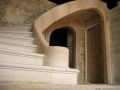 escalier-vouté-massif-pierre-ancien-chateau